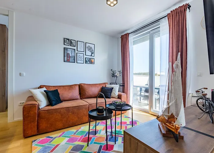 Maraschino 2br Balcony Garage And Bbq