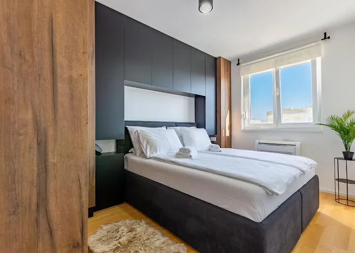 Maraschino 2br Balcony Garage And Bbq